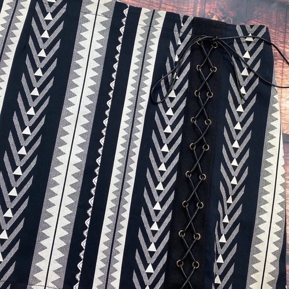 SOLD Aztec Skirt by Rock N Roll Cowgirl Western - Picture 3 of 8